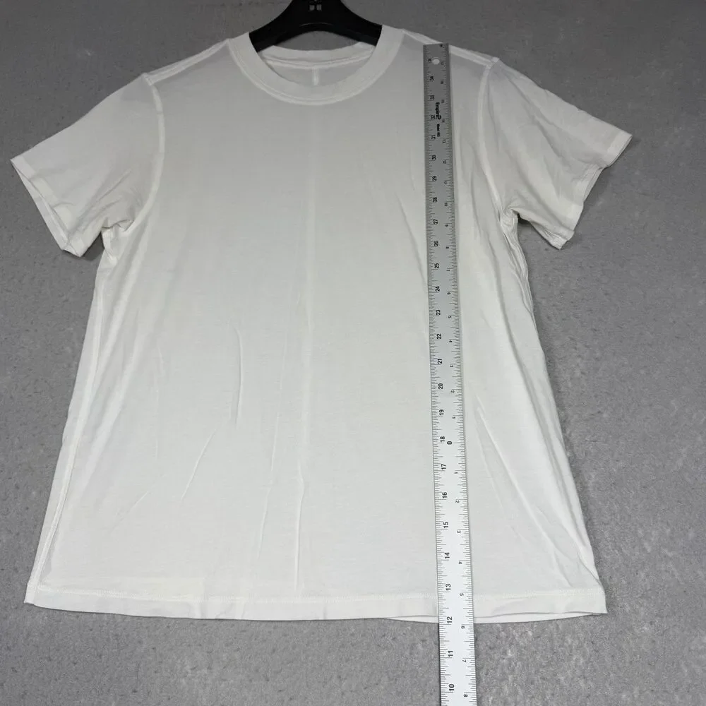 Lululemon T-Shirt Women’s 8 White Crewneck Short Sleeve Athletic Yoga Gym Casual